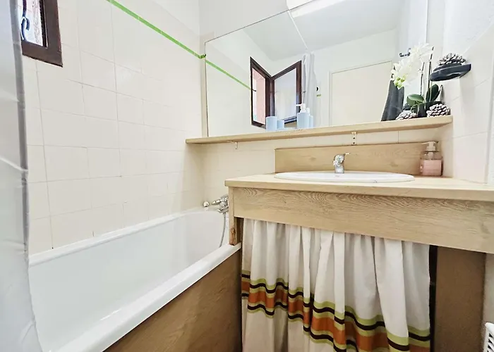 Sm180-305 Sainte Maxime Vue T2 Piscine Et Parking *